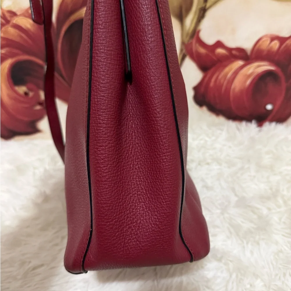 MCM Red Pebbled Leather Top-Handle Shoulder Bag🔥🔥